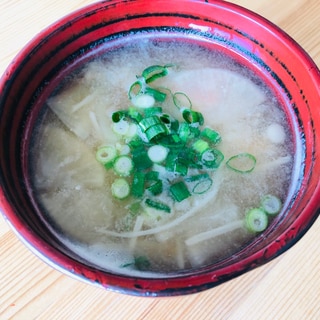 朝ごはんに☆えのきと大根のお味噌汁